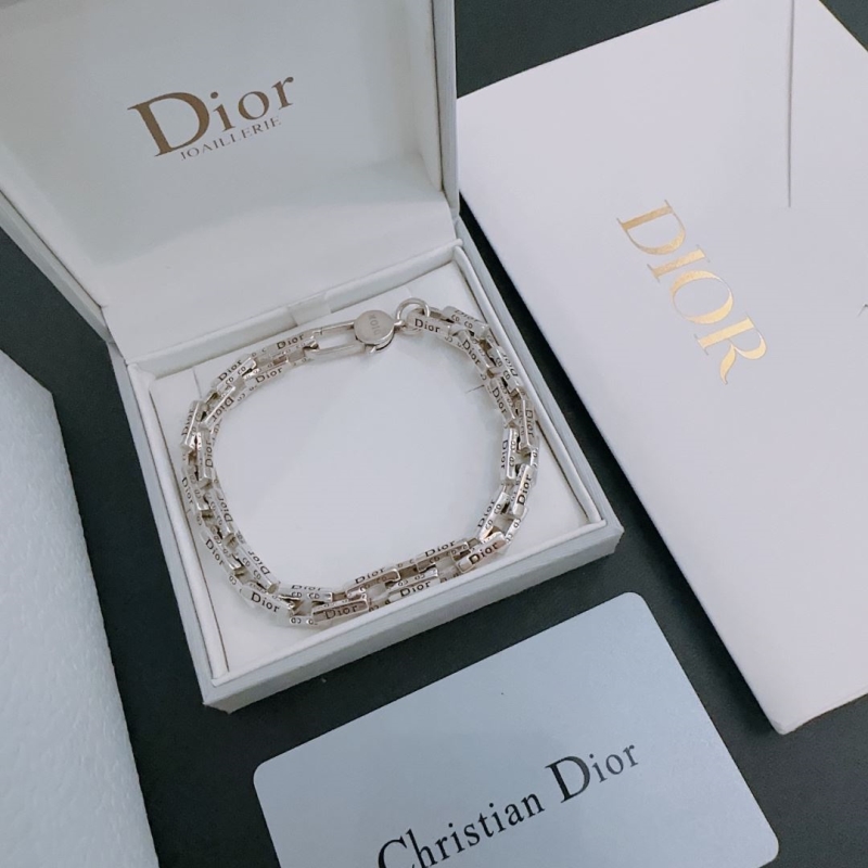 chr1st1an D10r necklaces